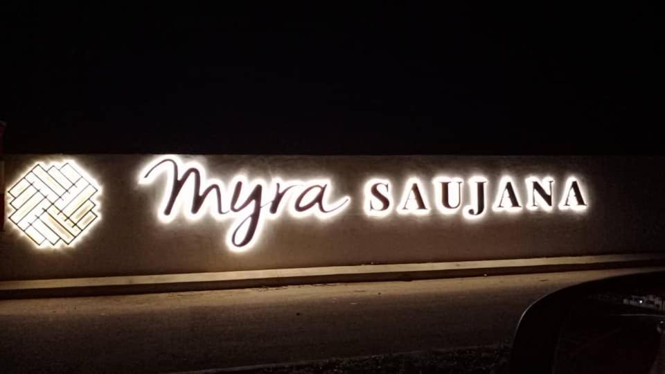 Faridz Homestay At Myra Saujana Kampong Simpang Empat Exterior photo